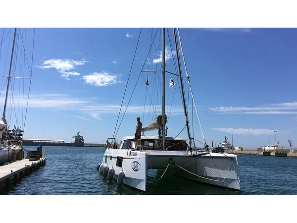 Nautitech 40 Open van IRIS Yachtcharter in El Arenal