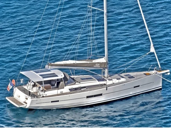 Dufour 520 Grand Large av Malta Charters i Kalkara