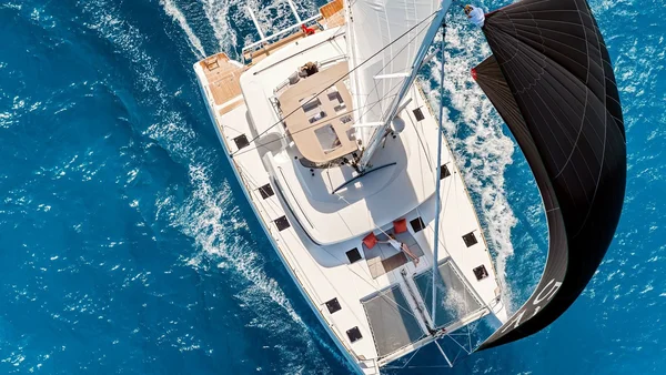 Lagoon 52 from Shamandura Charter in Capo d’Orlando