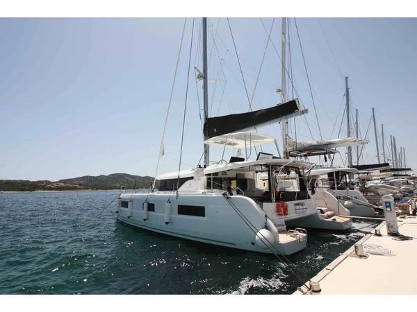 Lagoon 46 de NSS Charter en San Jorge