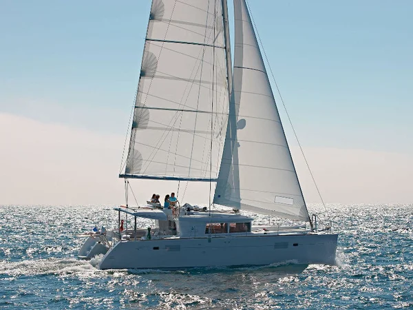 Lagoon 450 von Spiridakos Sailing Cruises in Vlichada