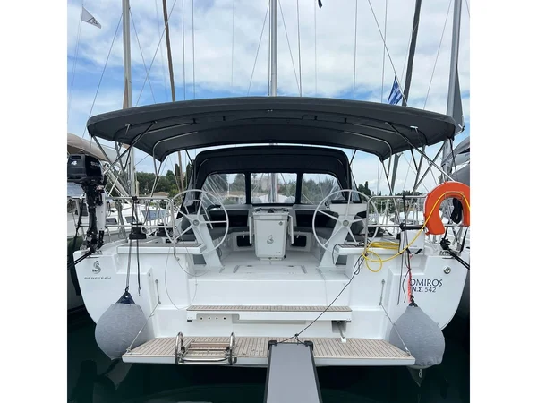 Océanis 51.1 from Nomicos Yachts in Corfu