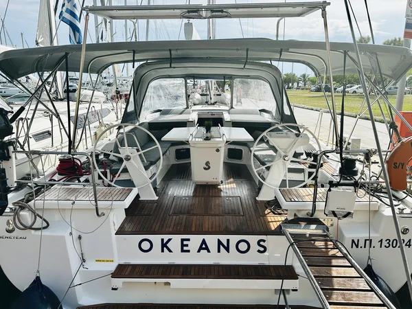 Océanis 51.1 da Nomicos Yachts em Atenas