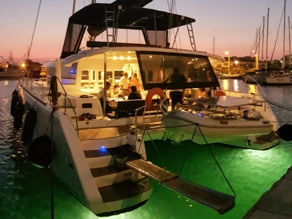 Lagoon 450 de Chatzigiannis Yacht - Sailing Holidays Hub en Volos