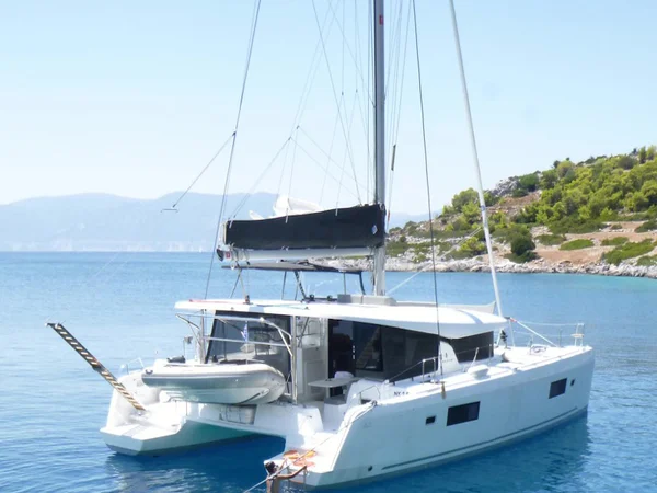 Lagoon 42 par Vernicos Crewed à Athènes
