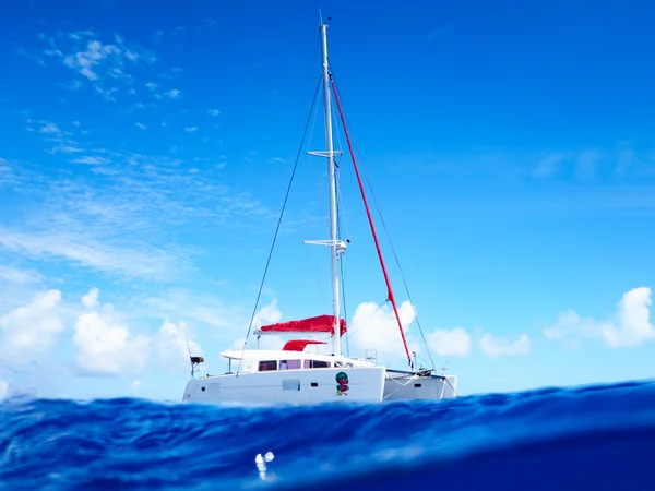 Lagoon 400 von Poe Charter Tahiti in Fa’anui