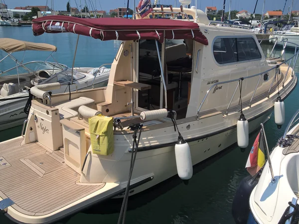 Damor 900 della Amon Ra Yacht Charter a Jezera