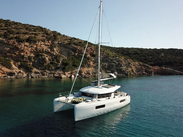 Lagoon 40 av Zen Yachting i Athen