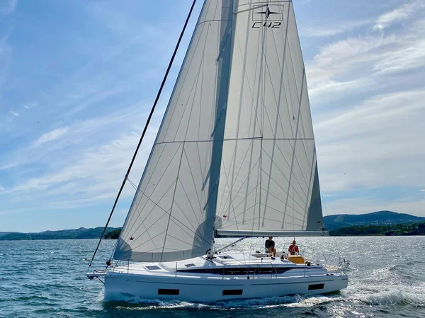 Bavaria 42 Cruiser från Ankereva Yacht Charters i Volos