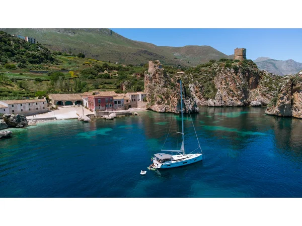 Bavaria C50 von Zingaro Sail in Castellammare del Golfo