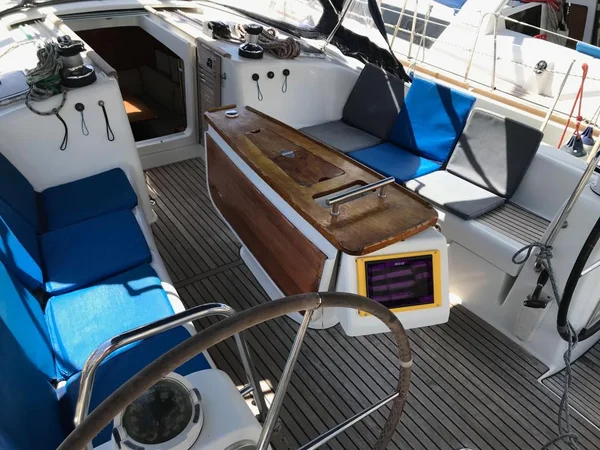 Oceanis 43 de Alboran Charter en Las Galletas