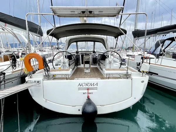 Oceanis 411 von Panouseris Yacht Charters in Athen