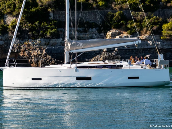 Dufour 430 from Sailmax Sailing in Marmaris