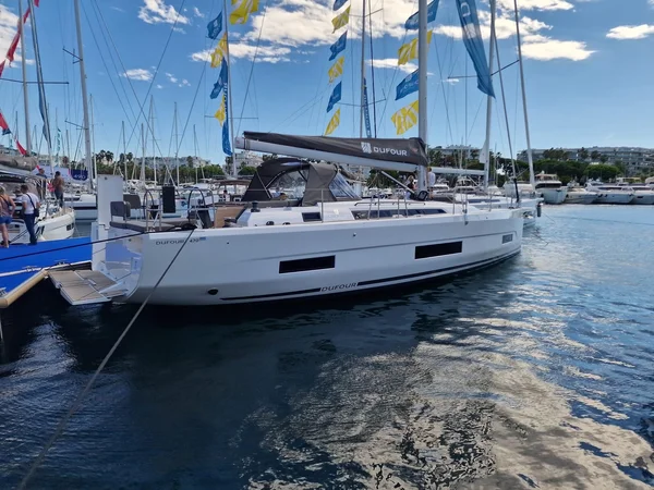Dufour 470 da Arcadie Plaisance em Grimaud