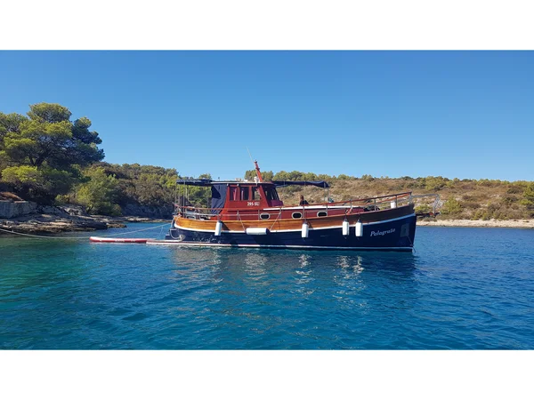 XNA yritykseltä Leut Vagabundo Charter Splitissä