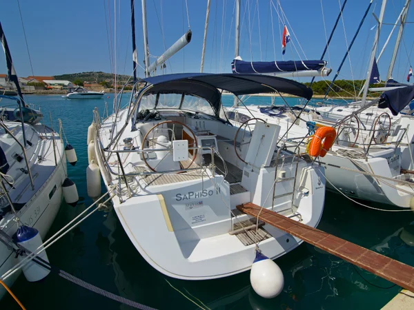 Oceanis 43 from Marina & Yachting in Murter