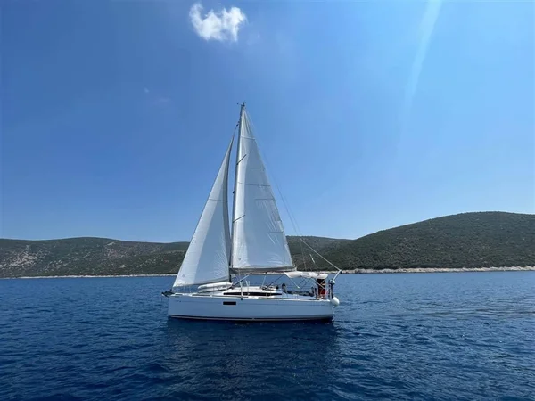 Sun Odyssey 34 from Odyssey Sailing in Volos