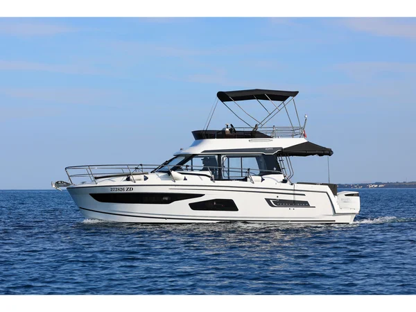 Merry Fisher 1095 Fly da Sea Drive em Zadar