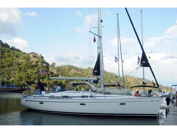 Bavaria 42 Cruiser from Nomicos Yachts in Lavrion