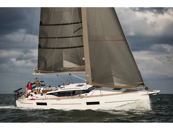 Maxus 35 par Barcando Charter à Capo d’Orlando