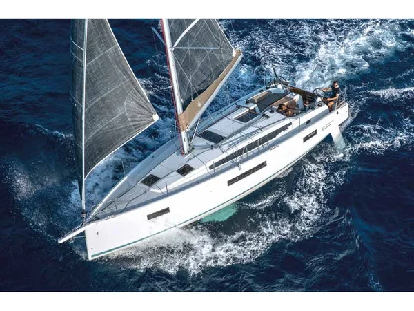 Sun Odyssey 410 från Eolian Sailing i Capo d’Orlando