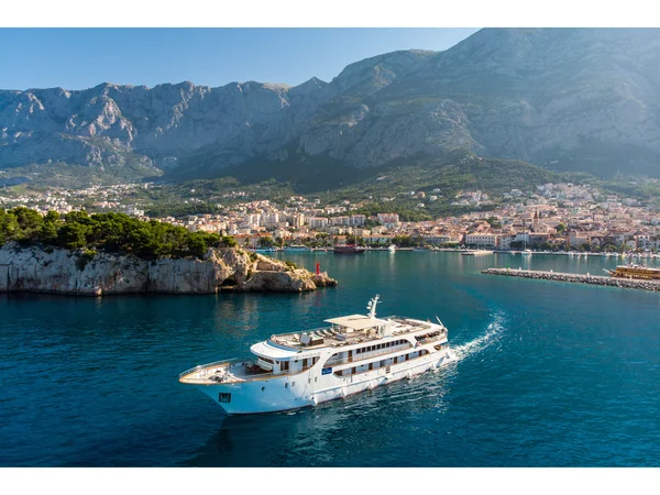 Luxury Motor Yacht von Zantium Travel 