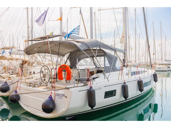 Oceanis 46.1 av Valentino Yachts i Athen