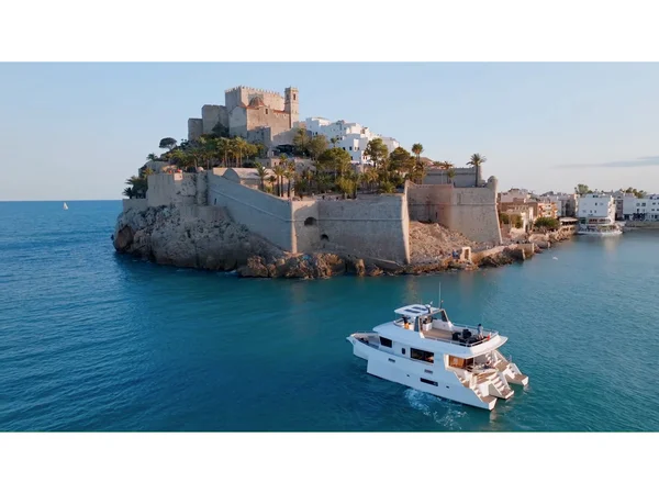 Leen 56 av Multihull Yacht Sales i Olbia