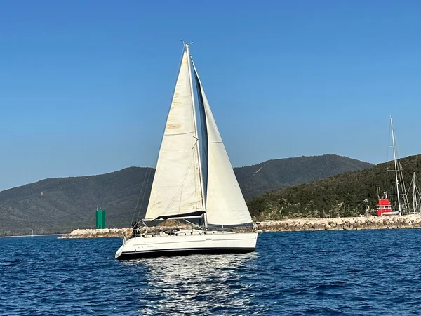 Oceanis 323 från Sea Walker i Punta Ala