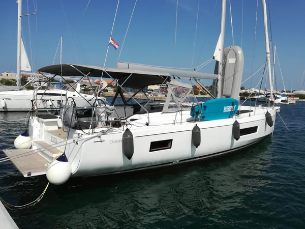 Océanis 51.1 da 123yachtcharter em Sukošan