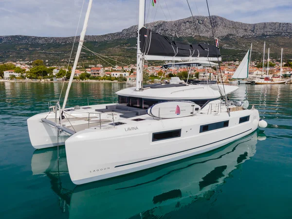 Lagoon 51 par Adriatic Sailing à Kaštel Gomilica