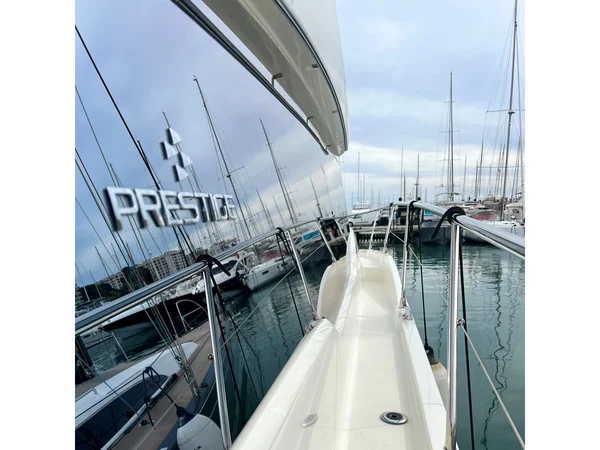 Prestige 460 van 7 Waves Yachting in Palma de Mallorca