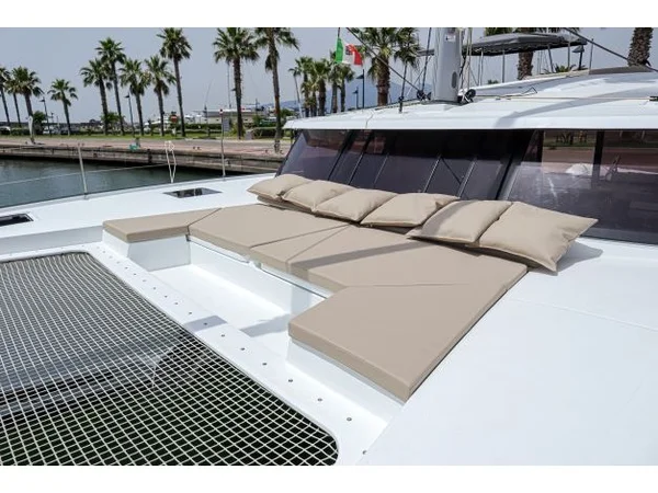 Fountaine Pajot Astréa 42 av Sail and Experience i Castellammare di Stabia