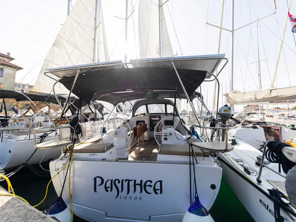 Elan Impression 45.1 da Sunturist Charter em Zadar