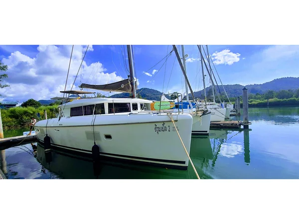 Lagoon 421 par Aqua Charters à Ko Samui