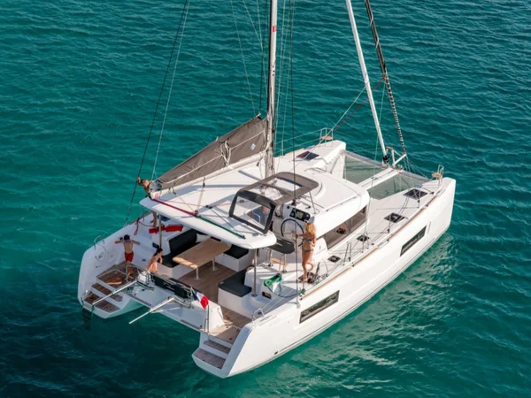 Lagoon 40 von Sailing Europe Charter in Šolta