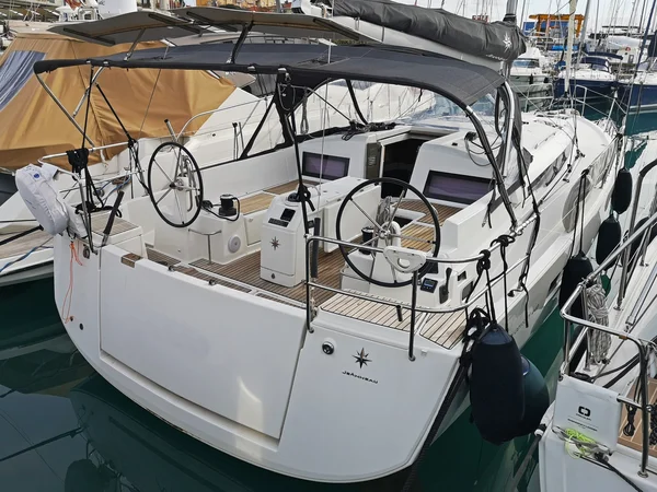 Sun Odyssey 440 from Ocean Freedom in Castiglioncello