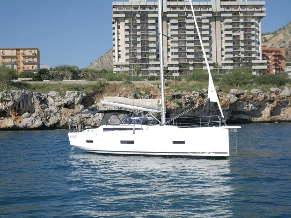 Dufour 430 from Jonio Yachting in Milazzo