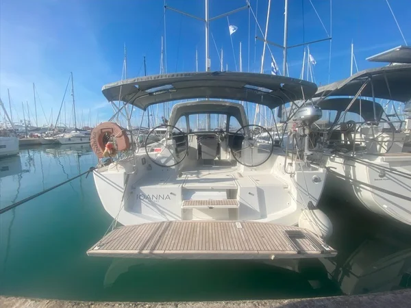 Oceanis 411 da Blue Memories em Lefkada