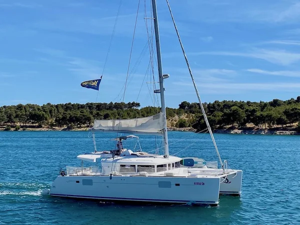 Lagoon 450 von Yachting 2000 in Šibenik