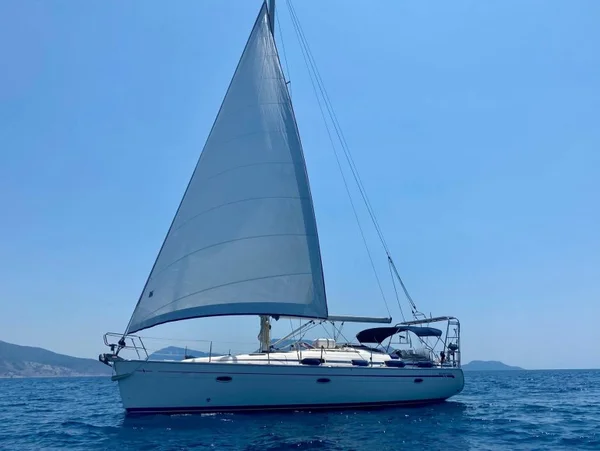Bavaria 42 Cruiser van All Blue in Salamis