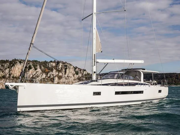 Jeanneau 65 van Olympic Yachting in Lavrion