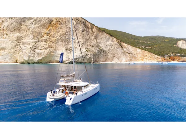 Lagoon 400 von SAIL2DAY in Nydri