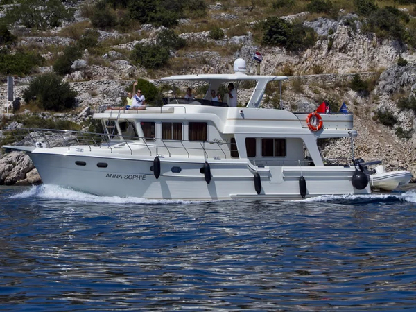 Adagio Europa 51.5 yritykseltä Offshore Boote Primoštenissa