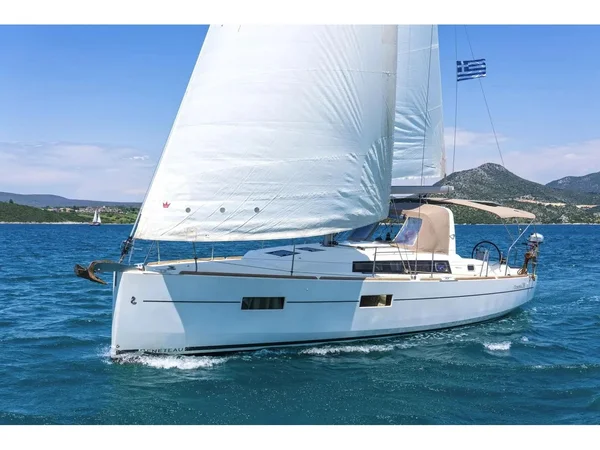 Oceanis 38 van Exploreseas op Lefkada