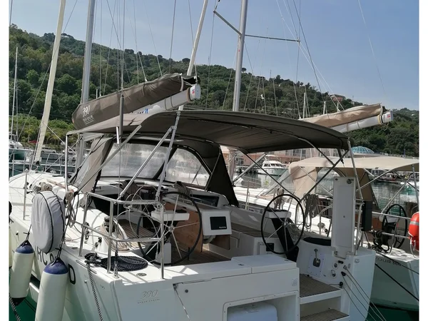 Dufour 390 Grand Large von Parallelo 38 Charter in Capo d’Orlando