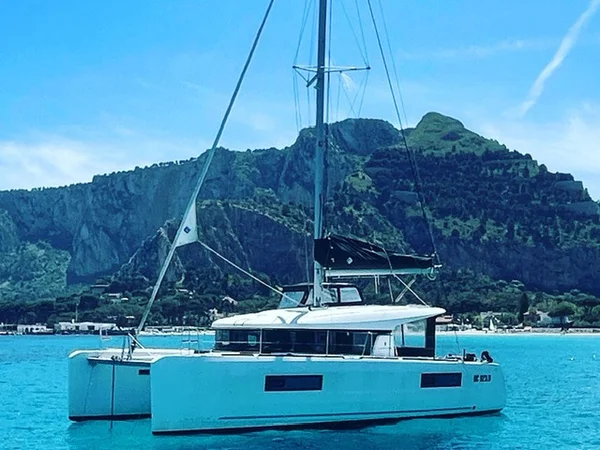 Lagoon 40 from Milu Sail in Palermo