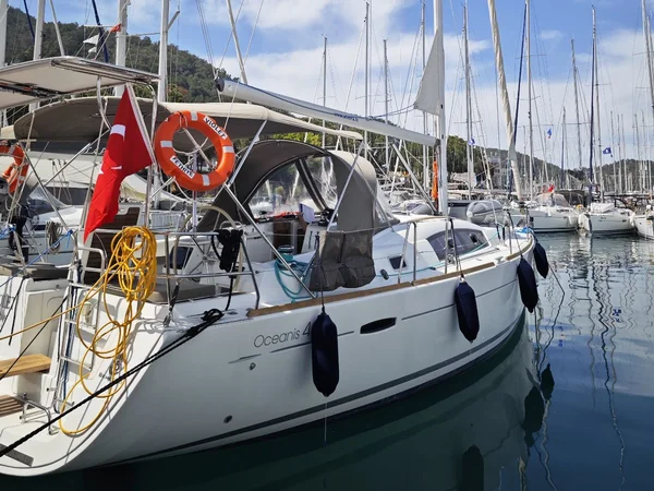 Oceanis 40 van Almira Yachting in Fethiye