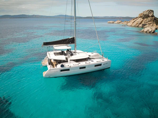 Lagoon 46 della Porto Pollo Charter a Porto Pollo