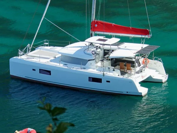 Lagoon 42 della Poe Charter Tahiti a Rangiroa